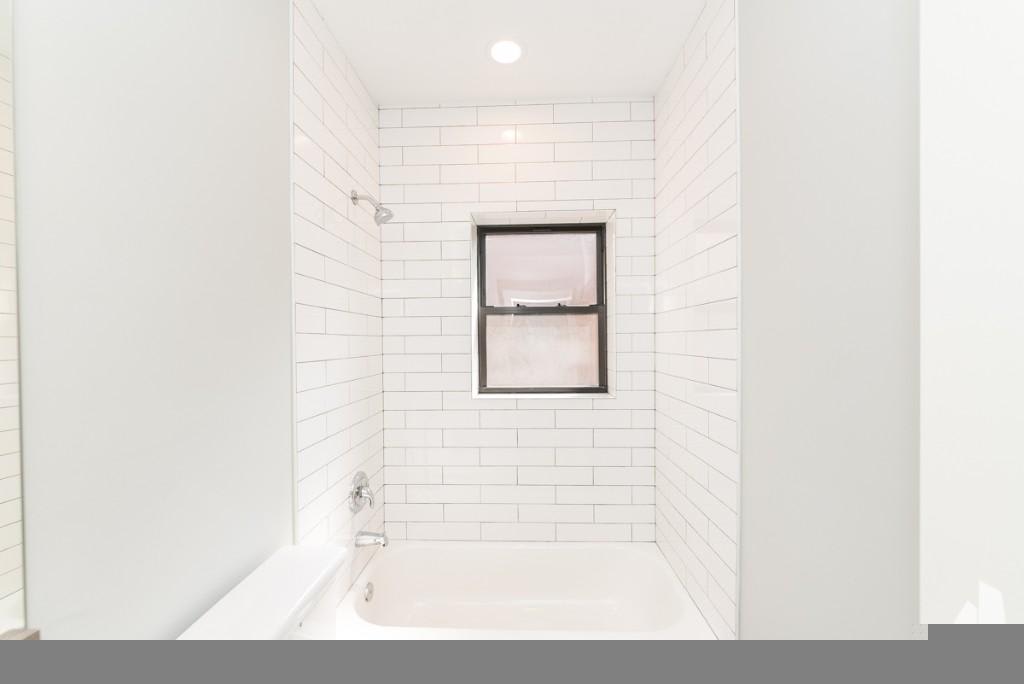 2105 N Sedgwick St – photo 5