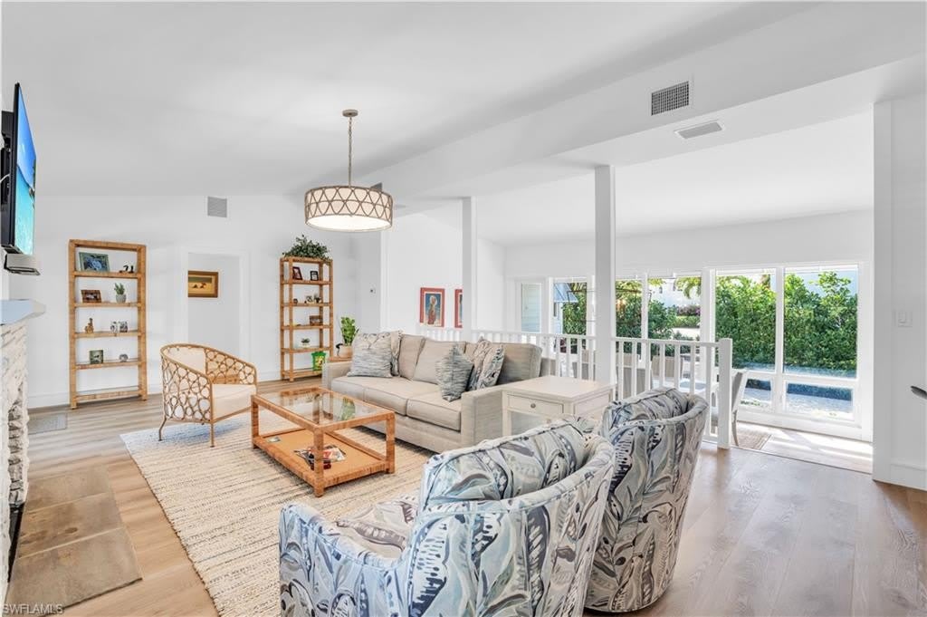 617 Gulf Shore Blvd N – photo 3