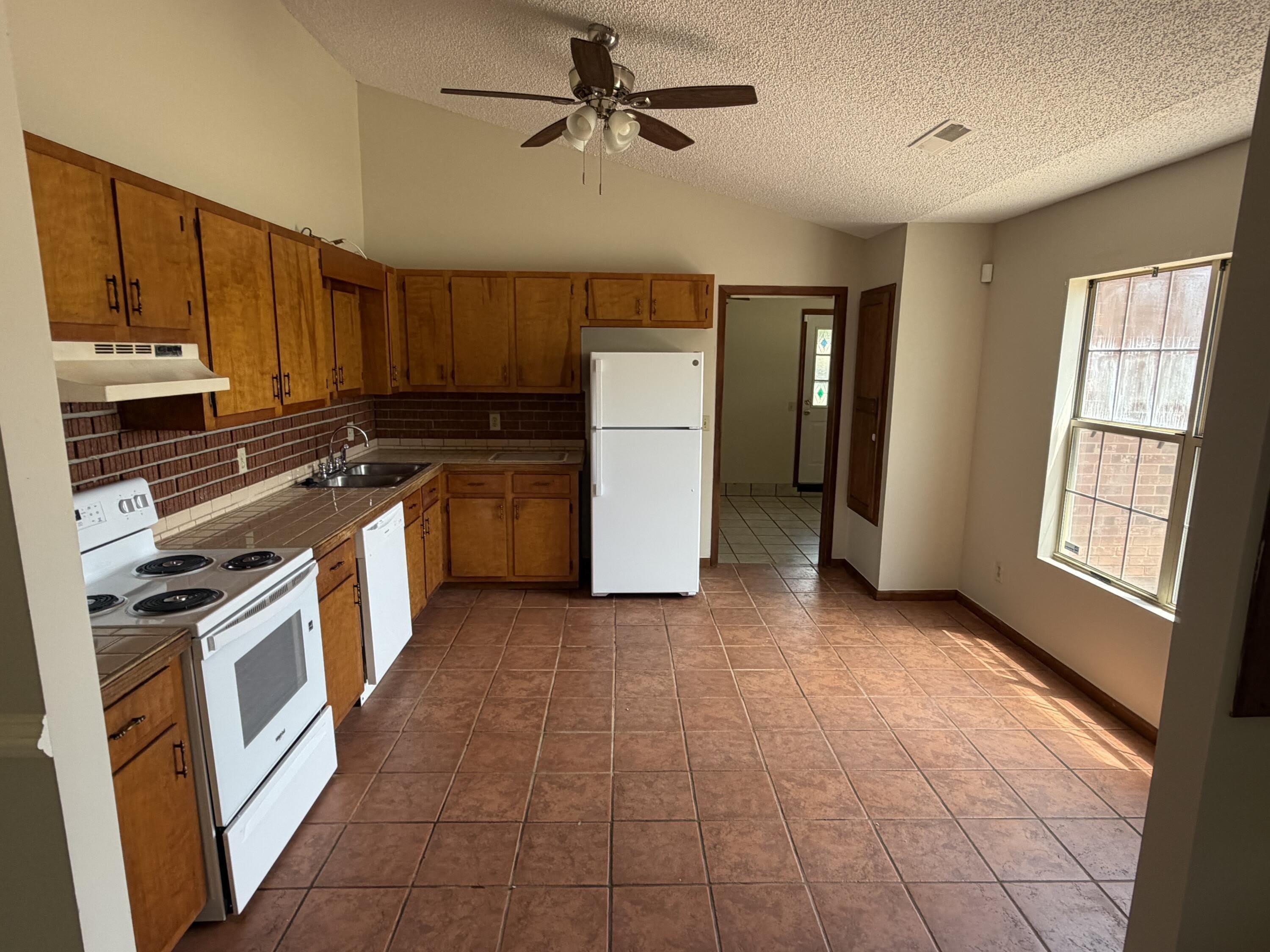 5830 Lost Creek Drive – photo 4