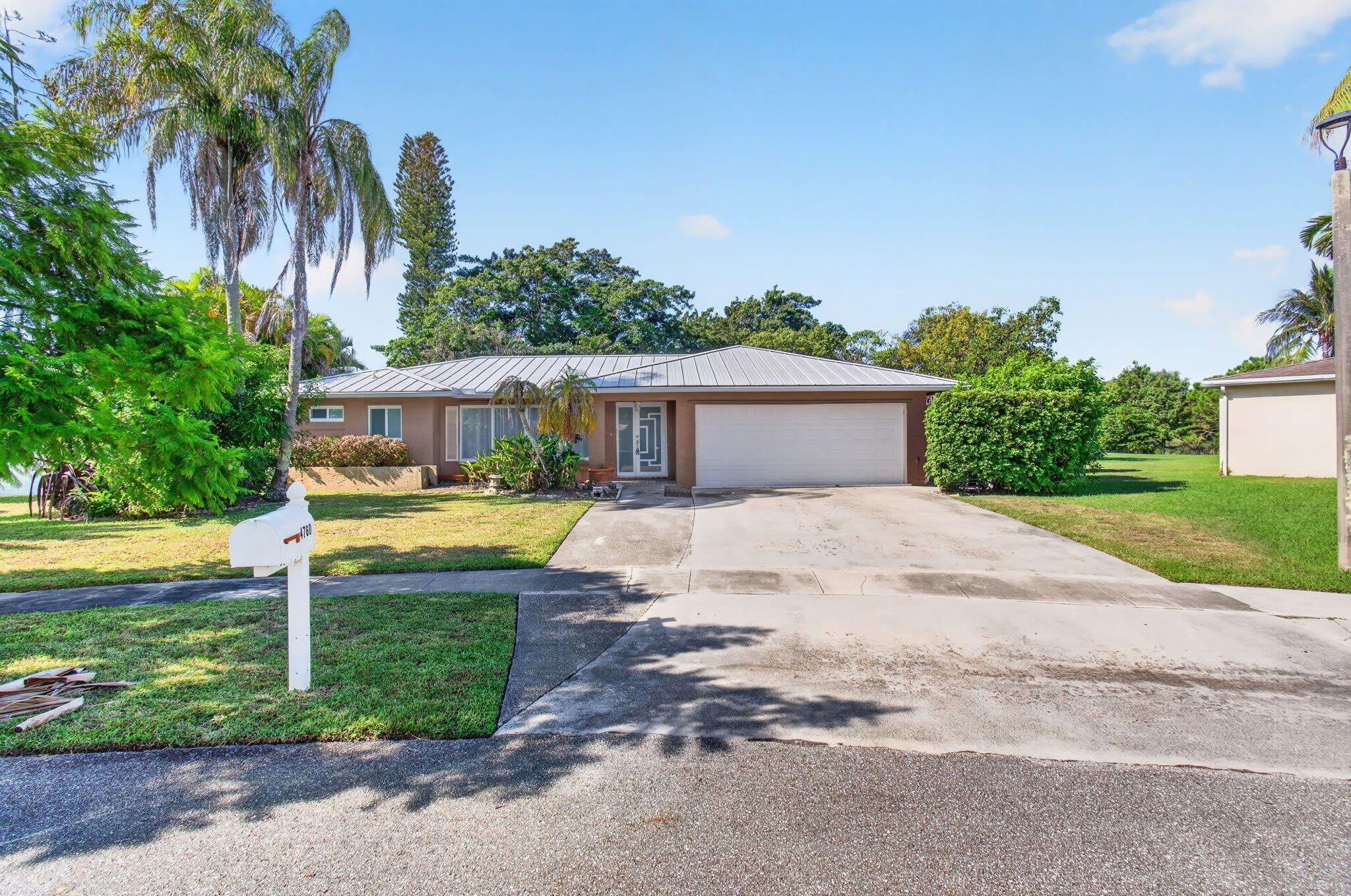 4760 Bison Street – photo 1