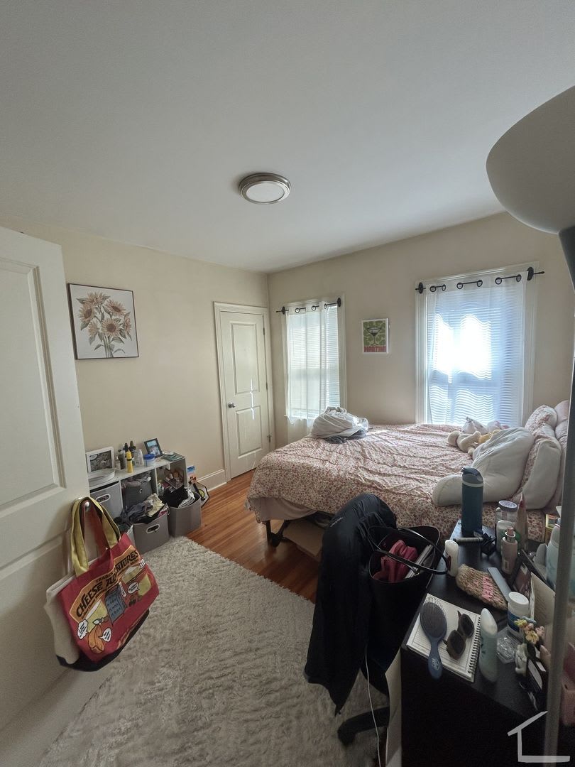 Nicely updated 3 bedroom unit in Brighton – photo 3
