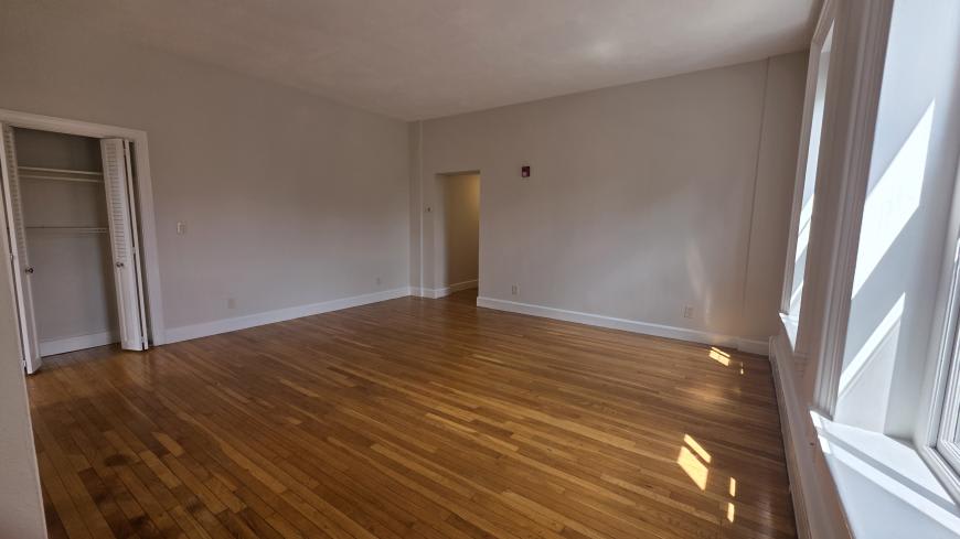 789 East Broadway – photo 3