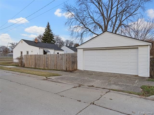 904 E Otis Avenue – photo 5