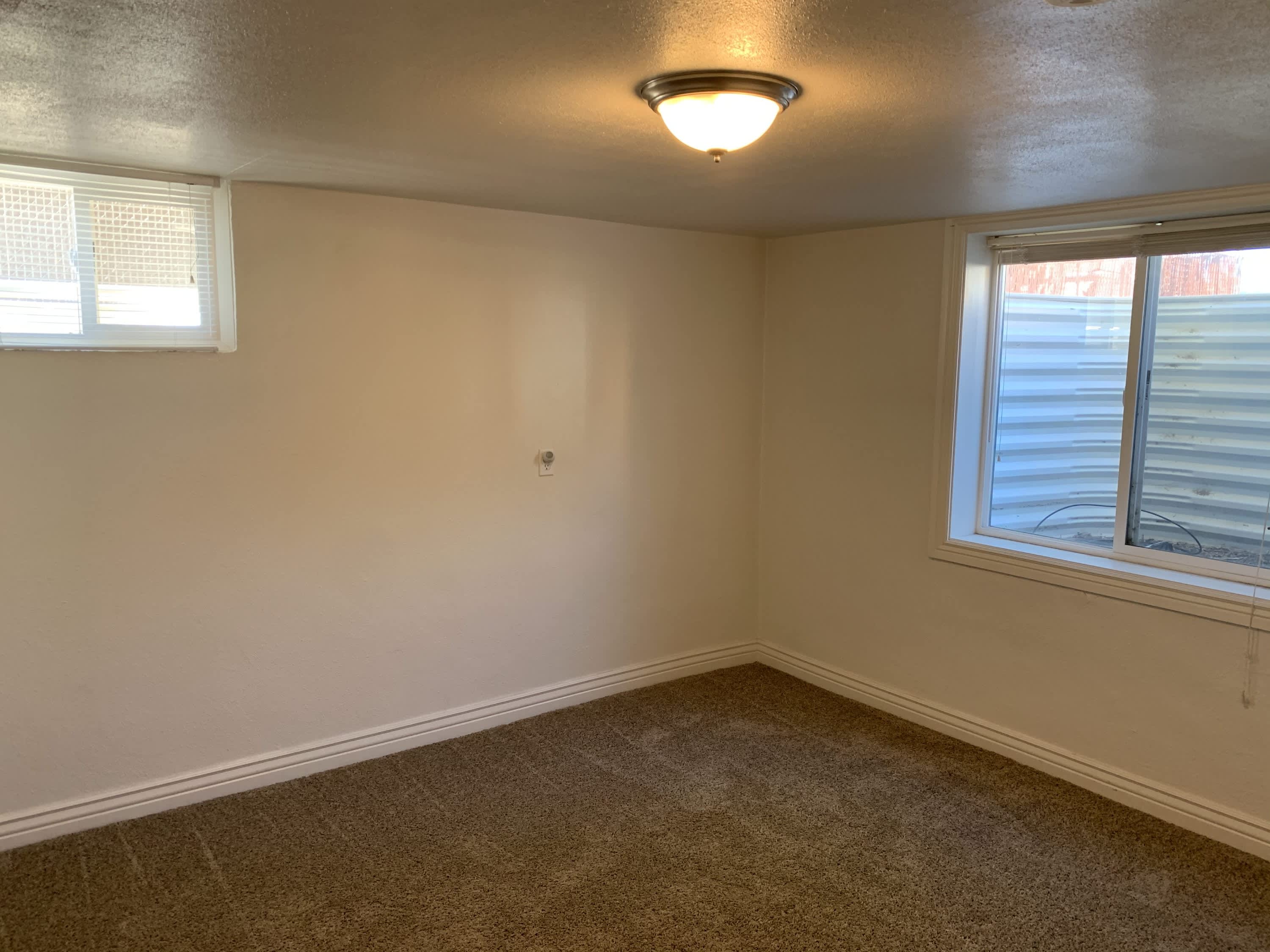 685 East 9th North Street – photo 5