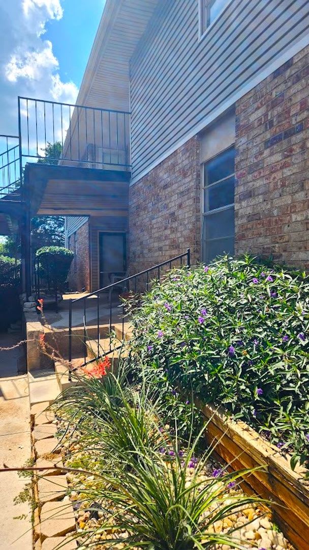 Super Cute Condo in the Ashbriar Village Condo close to Lake Hefner – photo 3