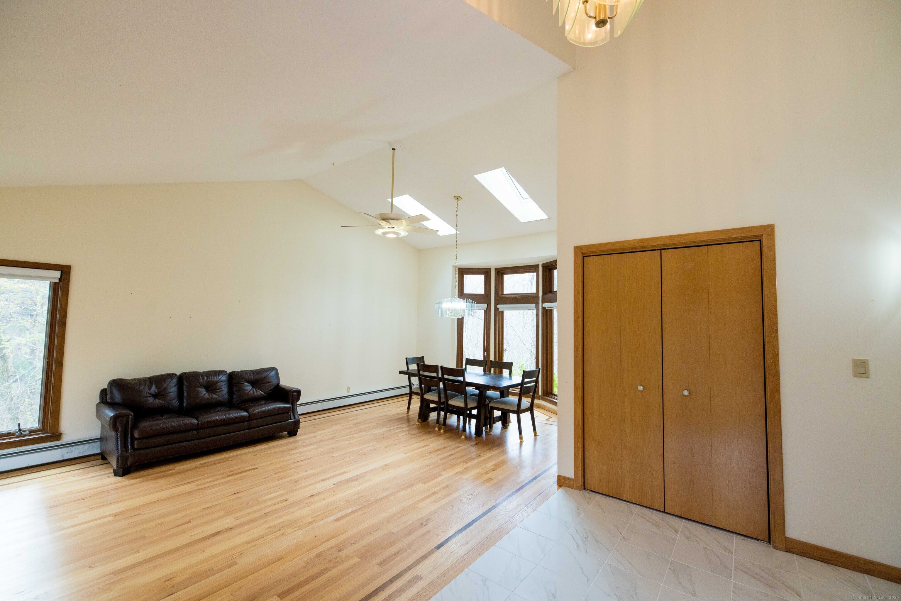 18 Clifford Avenue – photo 3