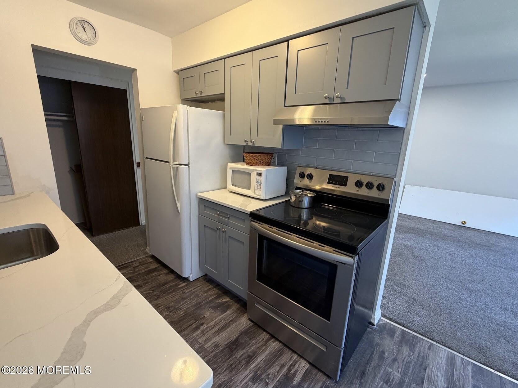 80 Manchester Court – photo 4