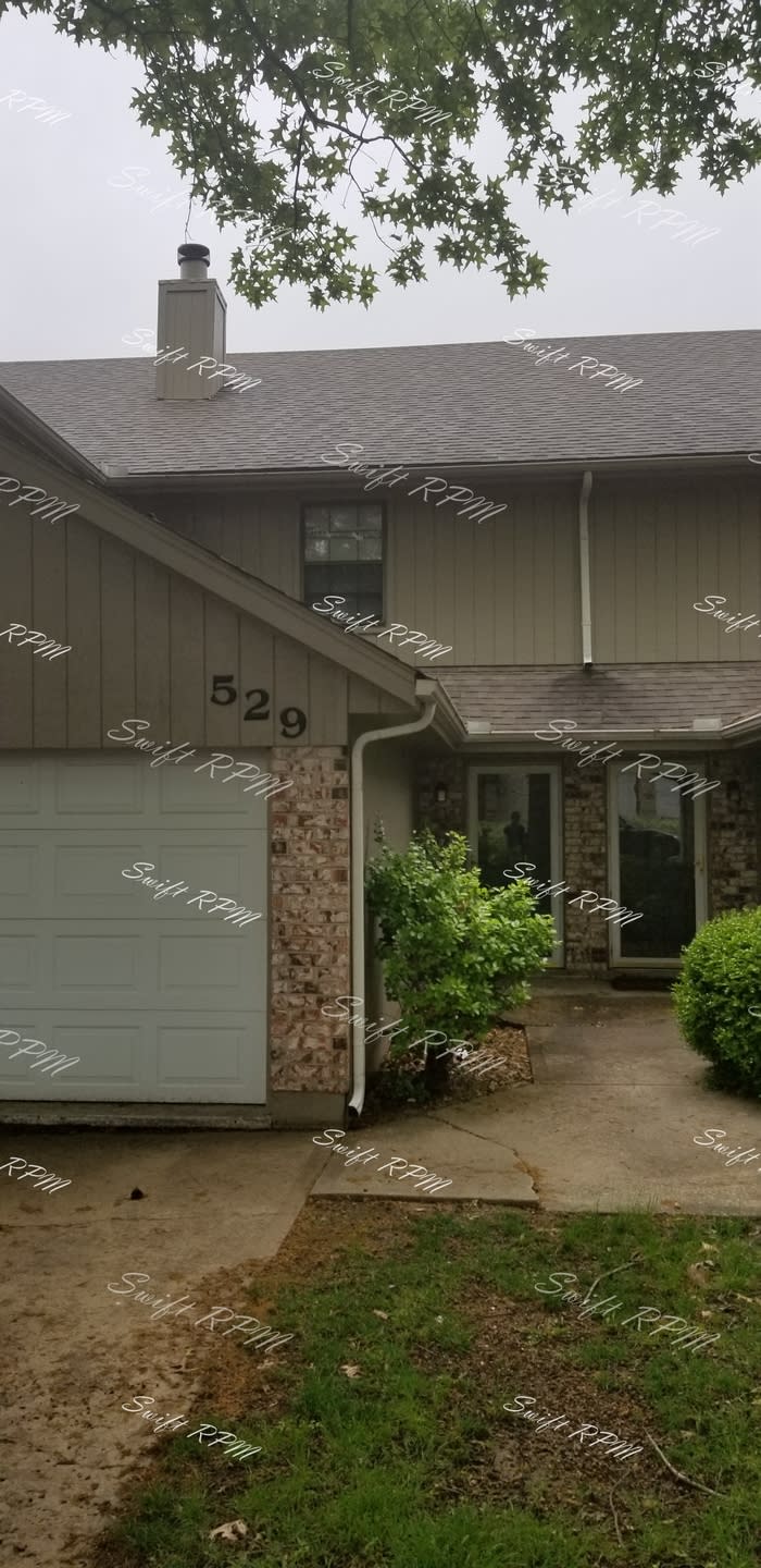 529 Northeast Churchill Street – photo 1