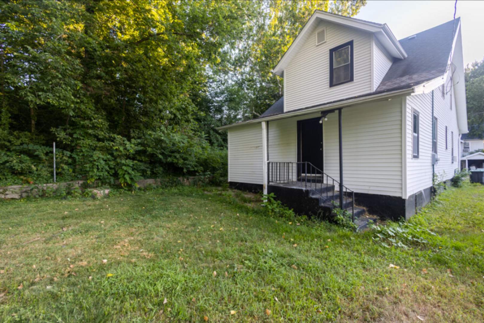 A Spacious and Inviting 3BD/1.5BA Single Family Home – photo 2