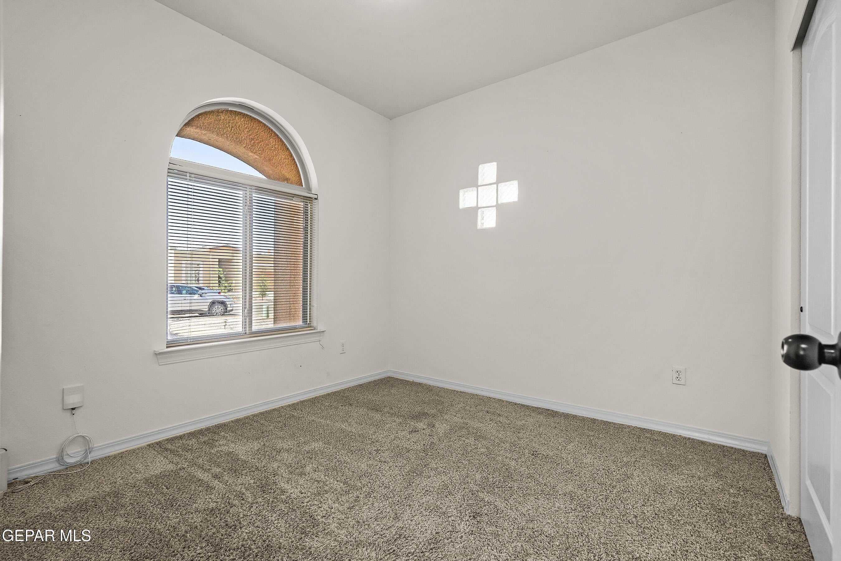 13621 HAZLEWOOD Street – photo 5