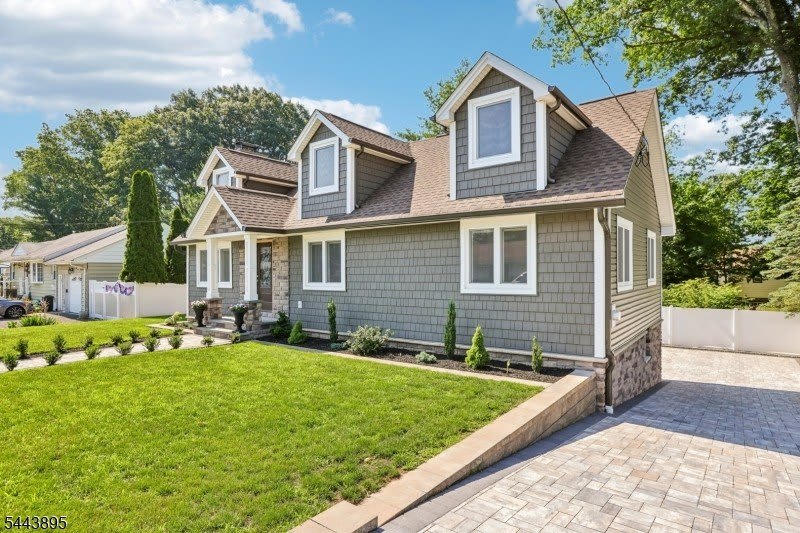 50 Lincoln Pl – photo 1