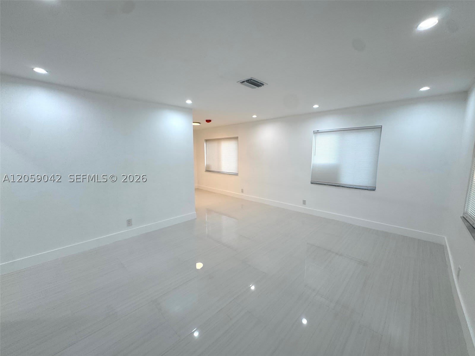105-107 NE 30th Ct – photo 4