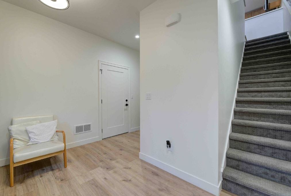 923 East Otjen Street – photo 2