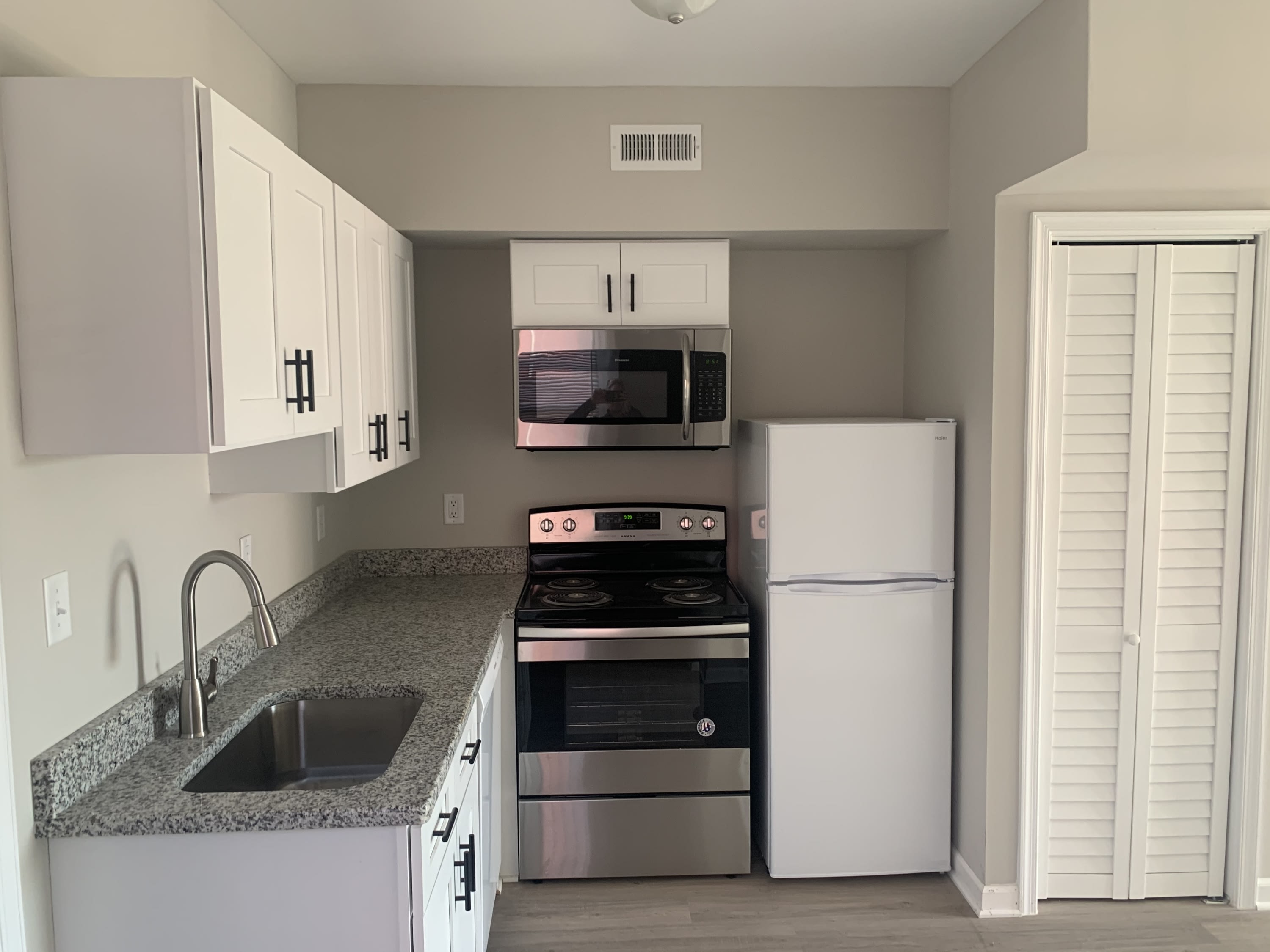 1104 Oak Street – photo 2