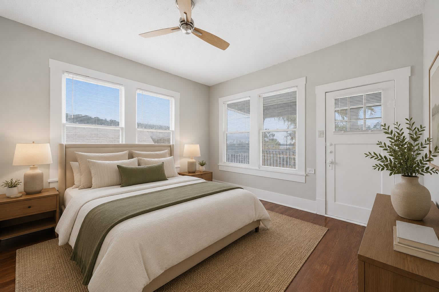 141 East Woodlawn Avenue – photo 3