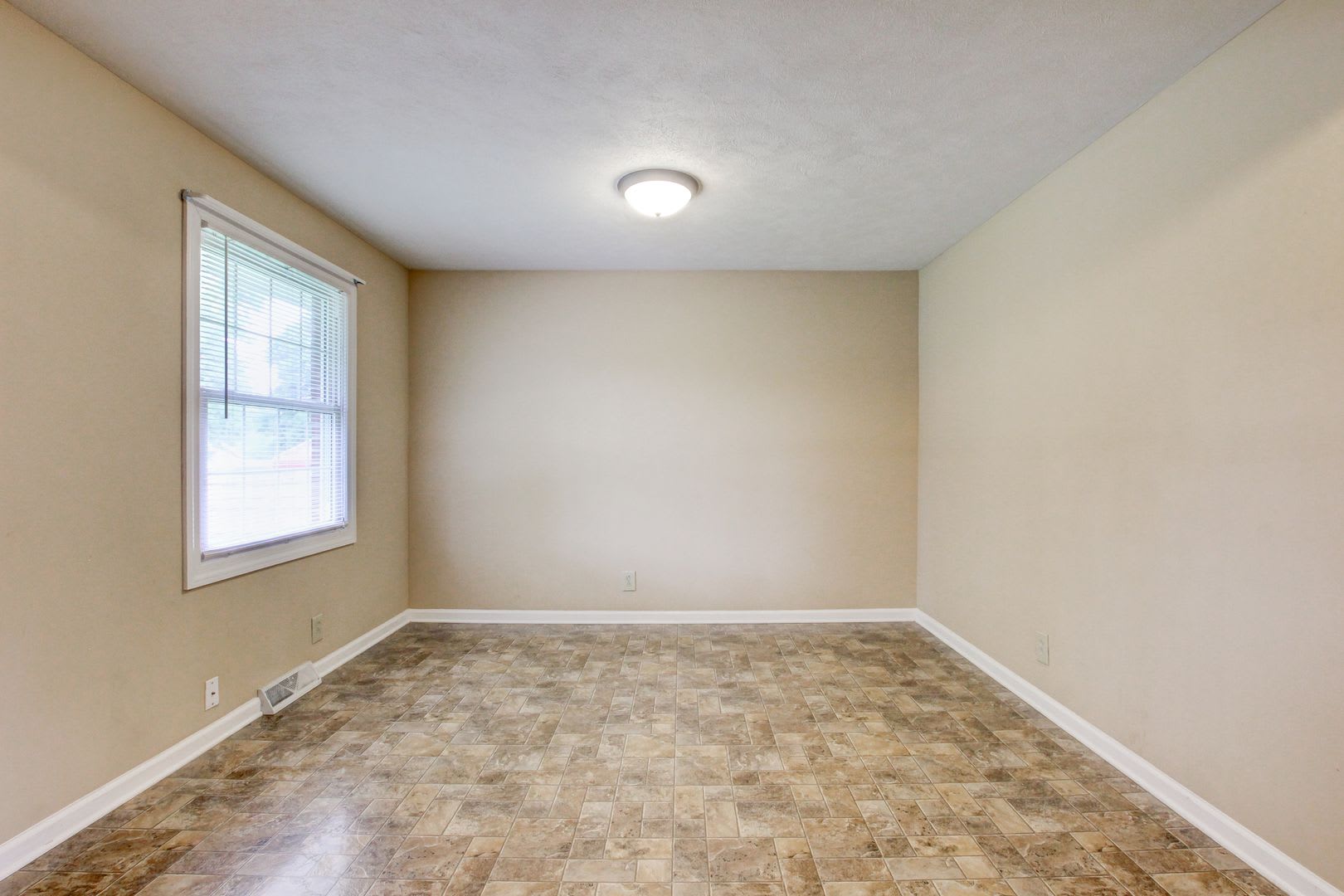 Coming Soon--18 Hillsboro Rd. – photo 5