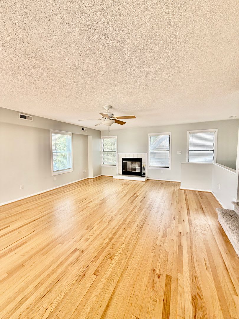 3Bd 2 5 Bath End Unit Condo One Block From The Bay In Ocean Park Views Of The Bay From Third Floor – photo 4