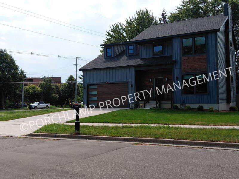 1034 Arlington Avenue – photo 2