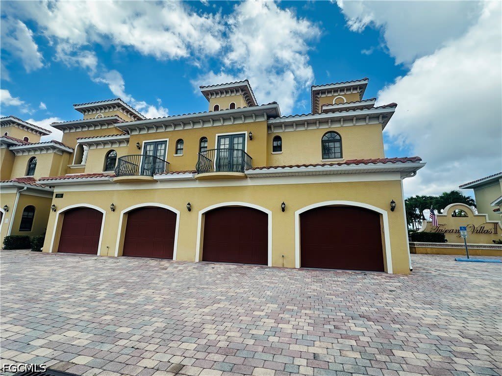 4910 SW 17th Place – photo 1