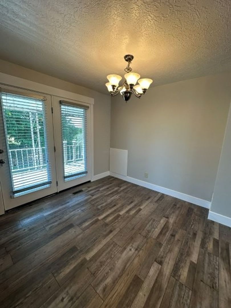 Light Up Your Summer 2 Weeks Rent Free Spacious 3 Bed 2 Bath Home With Rv Parking Outdoor Space – photo 4