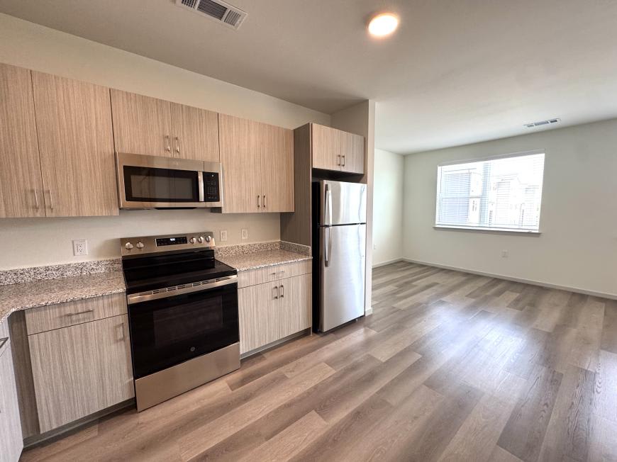 10001 Cedar Creek Dr. – photo 2
