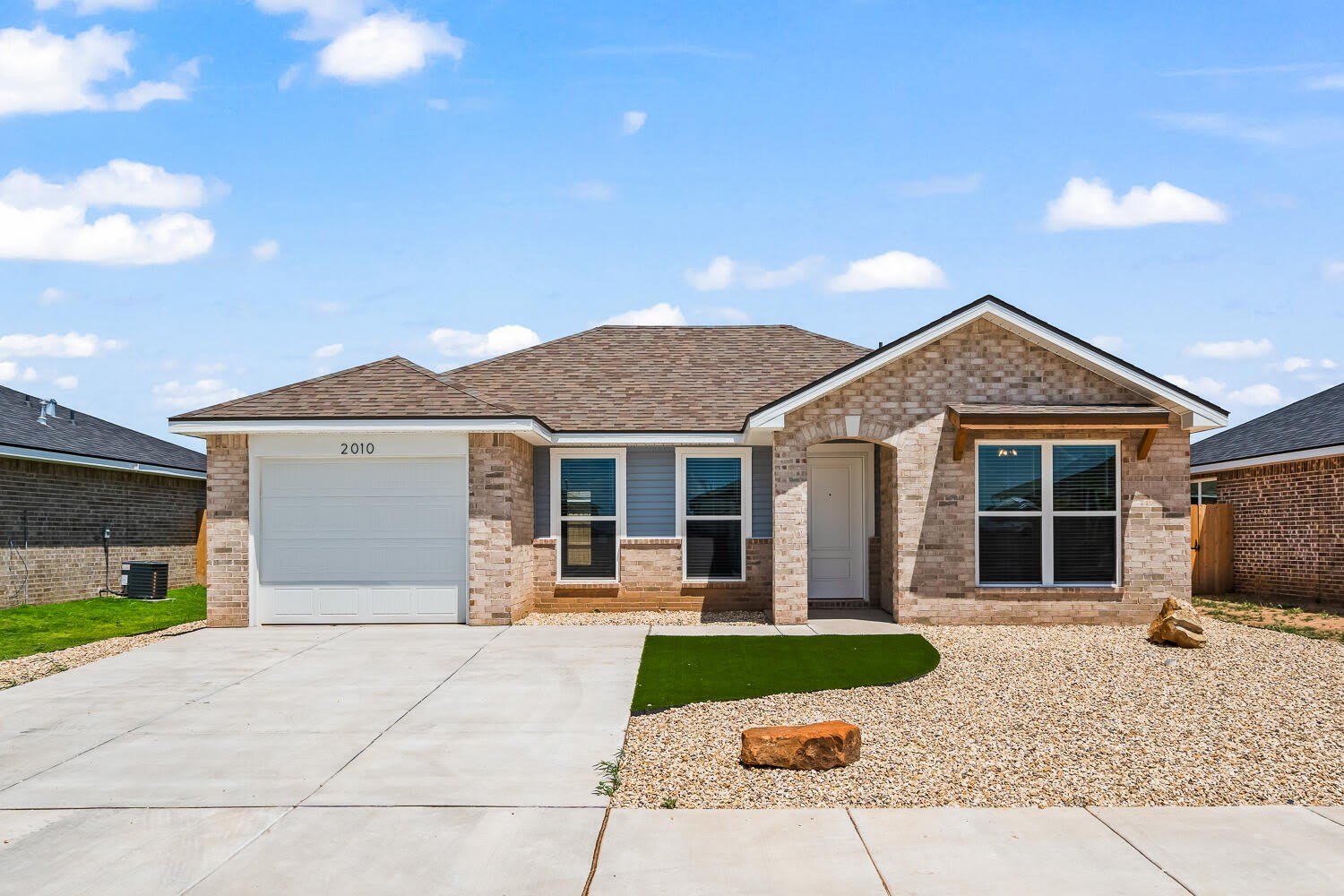 2010 Herd Avenue – photo 1