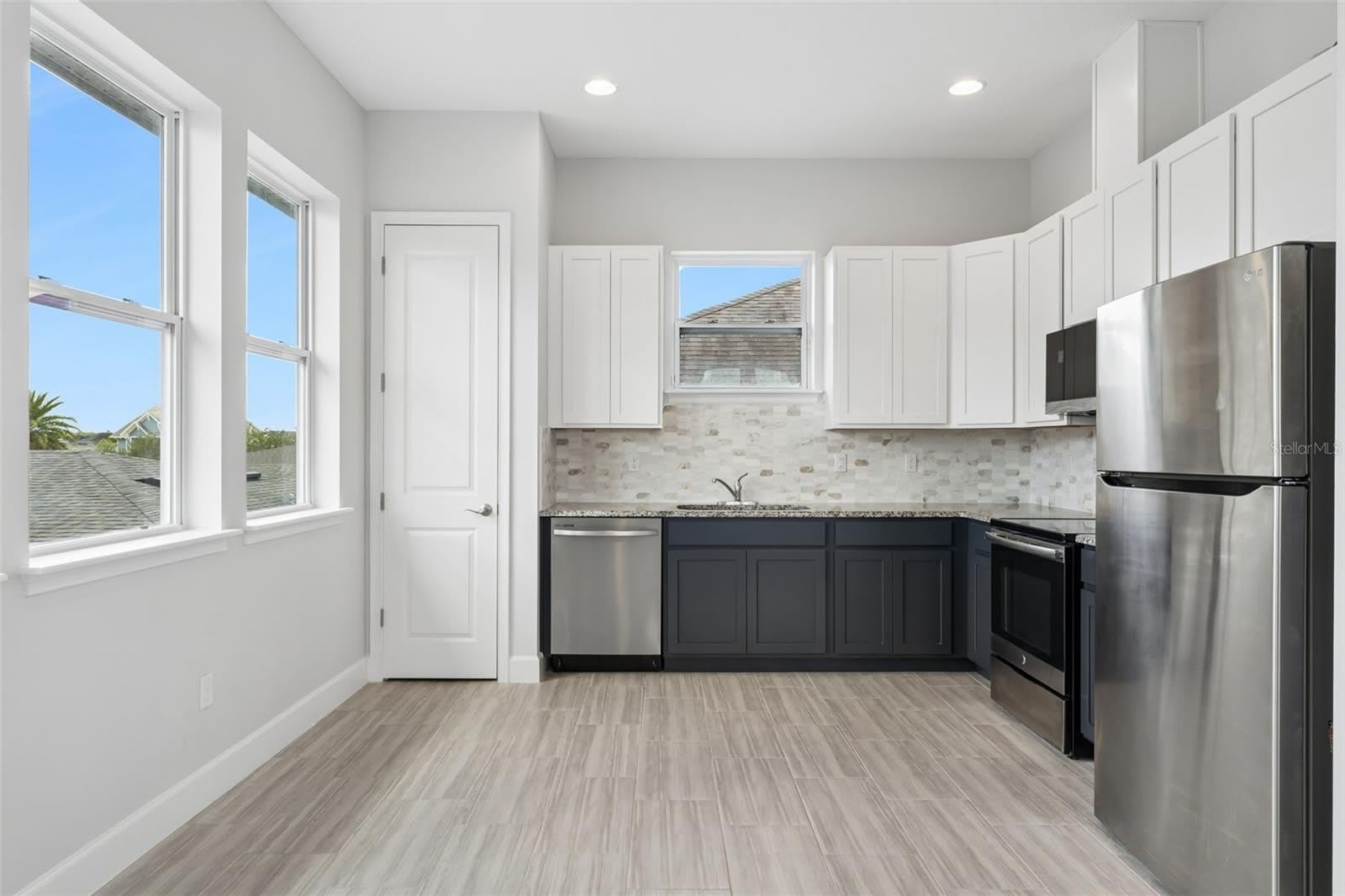 8033 NEMOURS Parkway – photo 5
