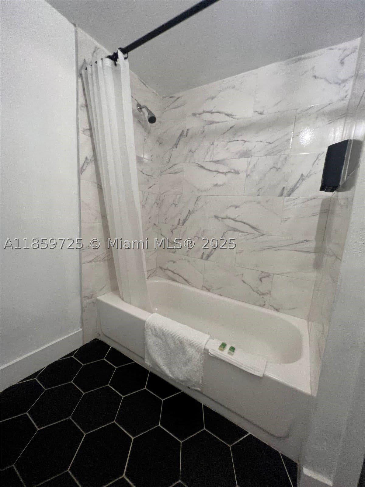 2701 NW 24th Ct – photo 5