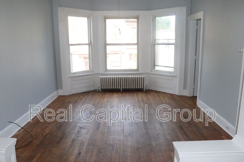 130 5th Ave – photo 2
