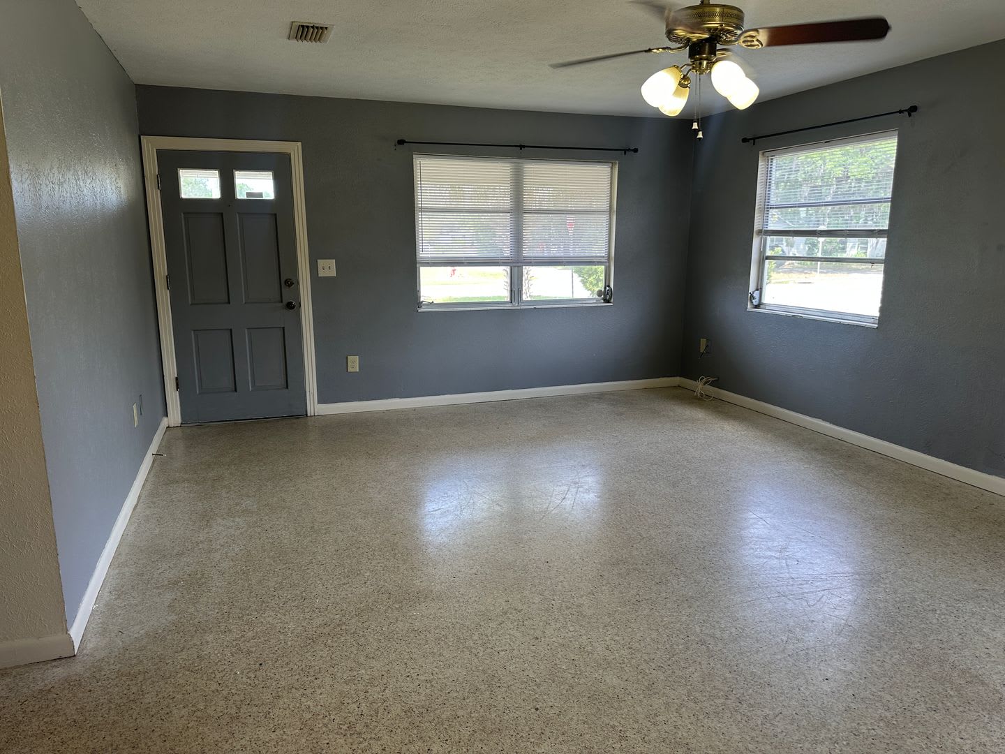 Convenient Leesburg Living – Walk to Leesburg High School! – photo 2