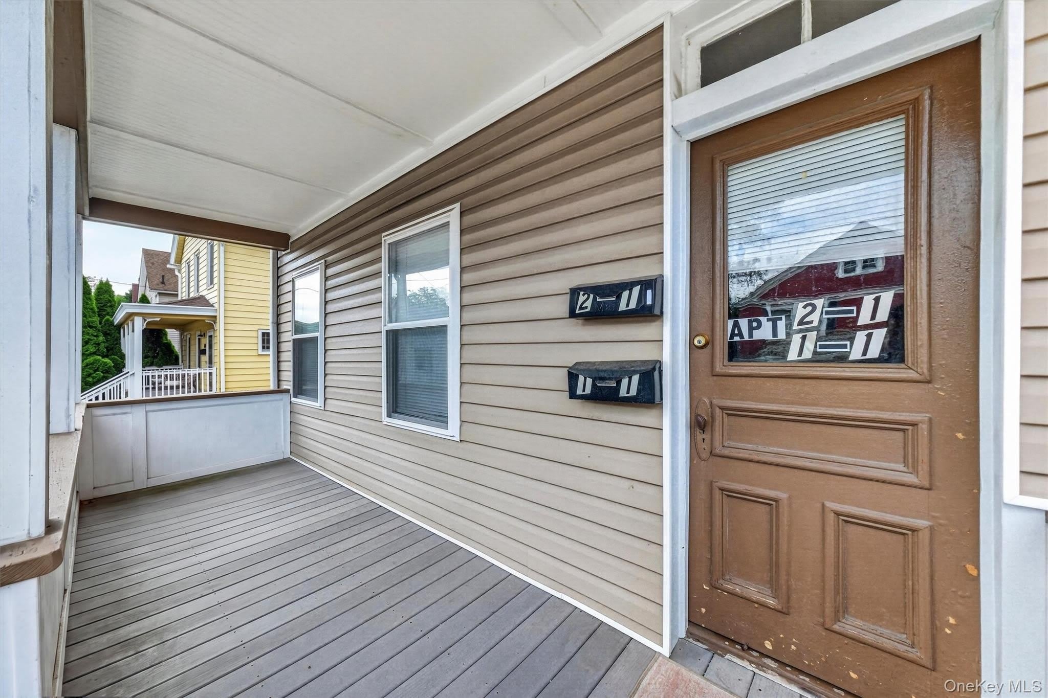 29 Fort Putnam Street – photo 2