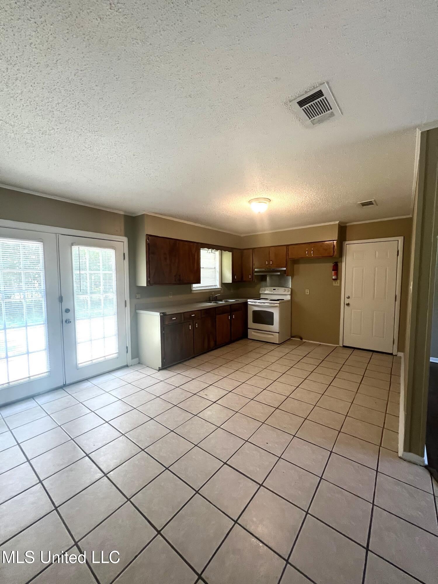 104 Michael Court – photo 5