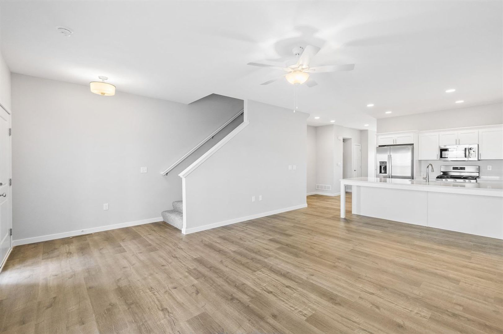 624 Catherine Dr – photo 3