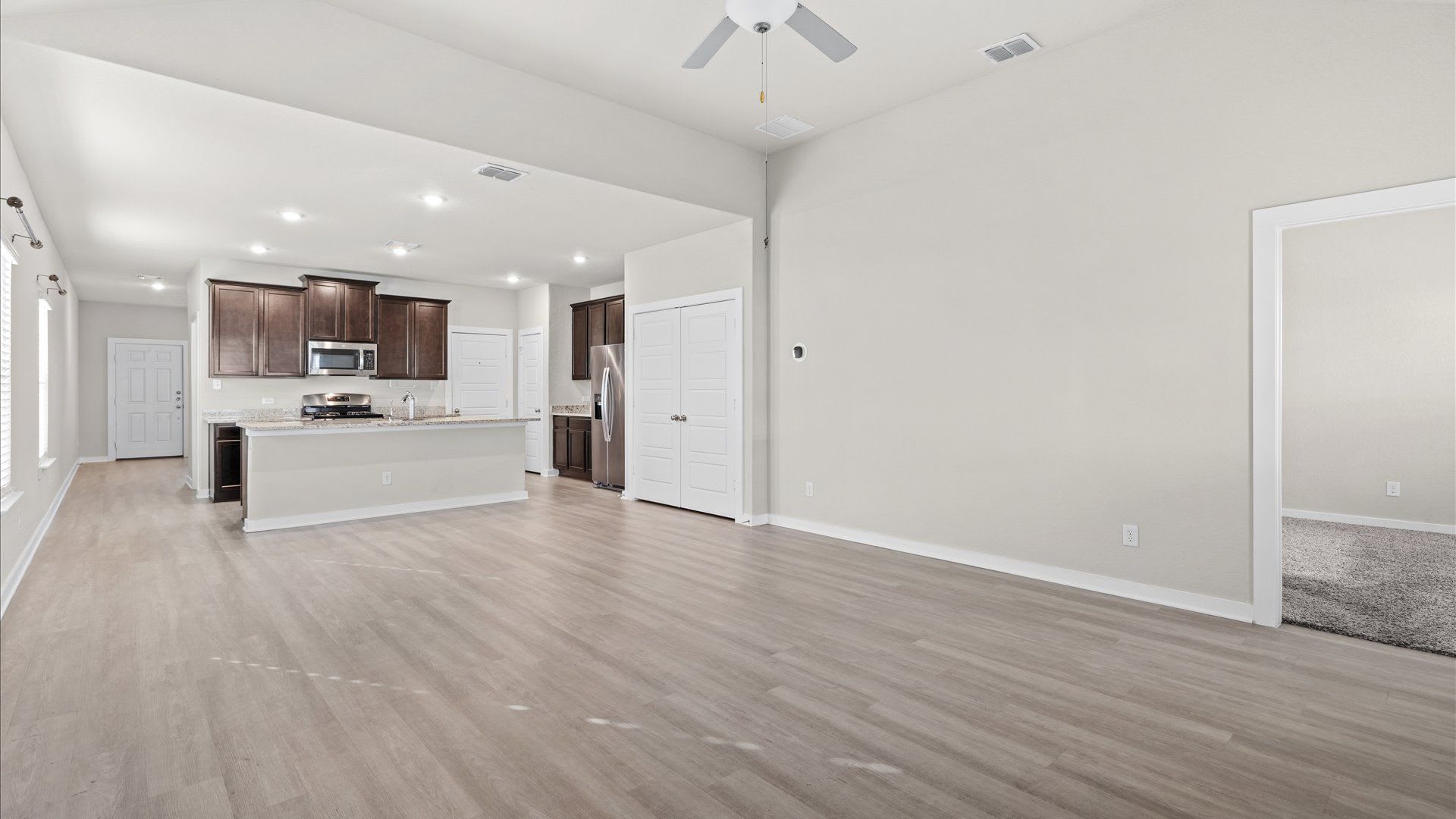 4 bedrooms, 2.5 bathrooms in Winding Brook community – photo 5
