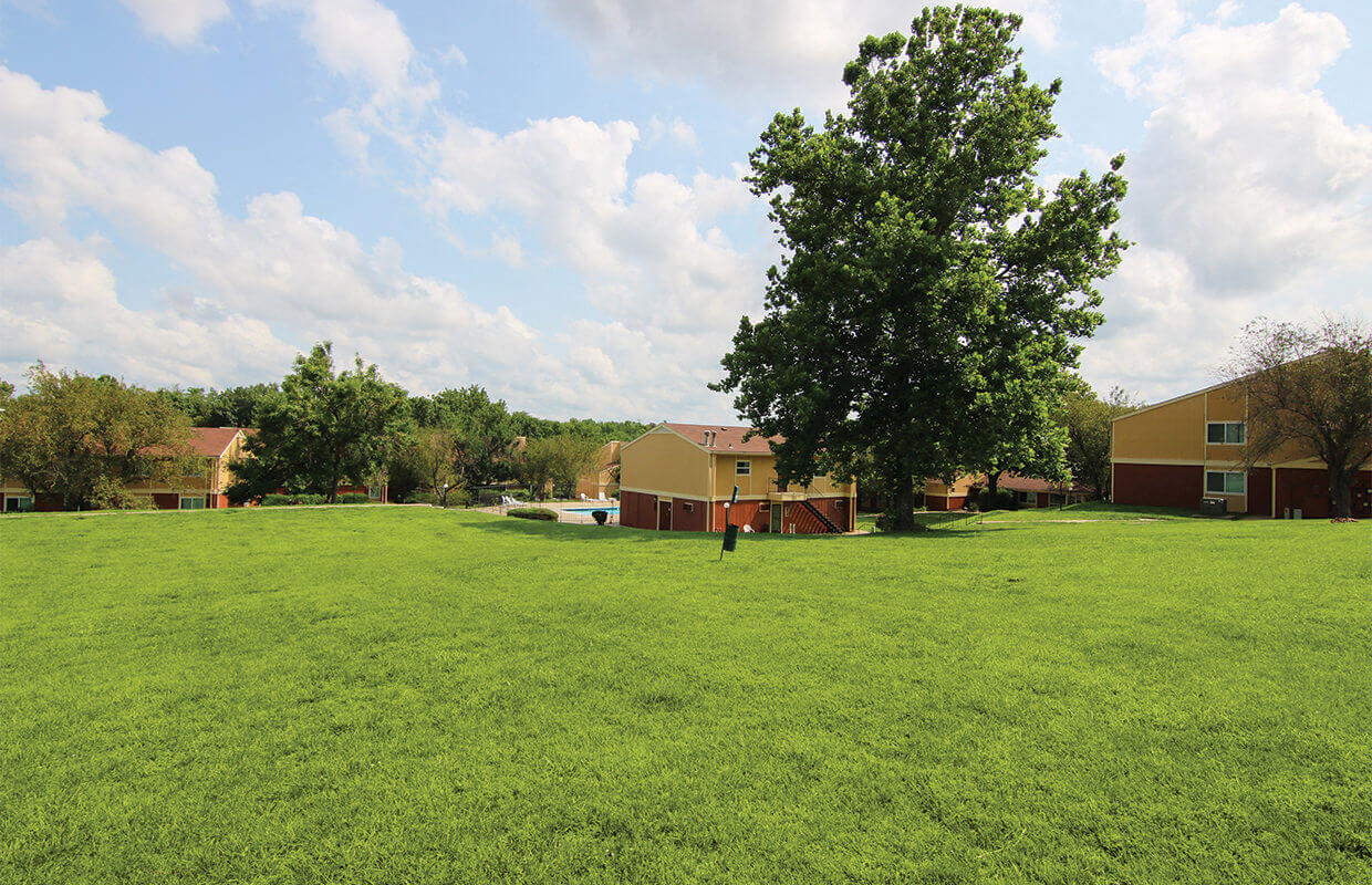 Raintree Apartments – photo 2