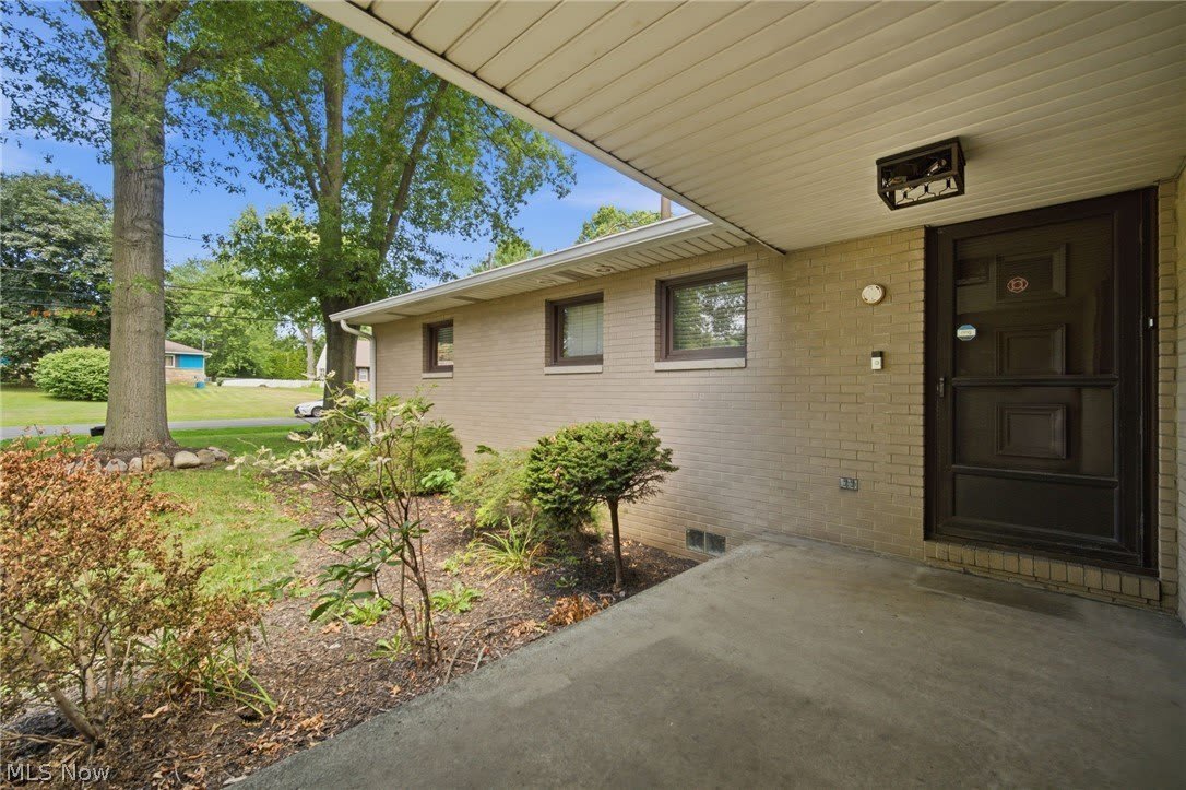 1097 Oak Tree Road – photo 3