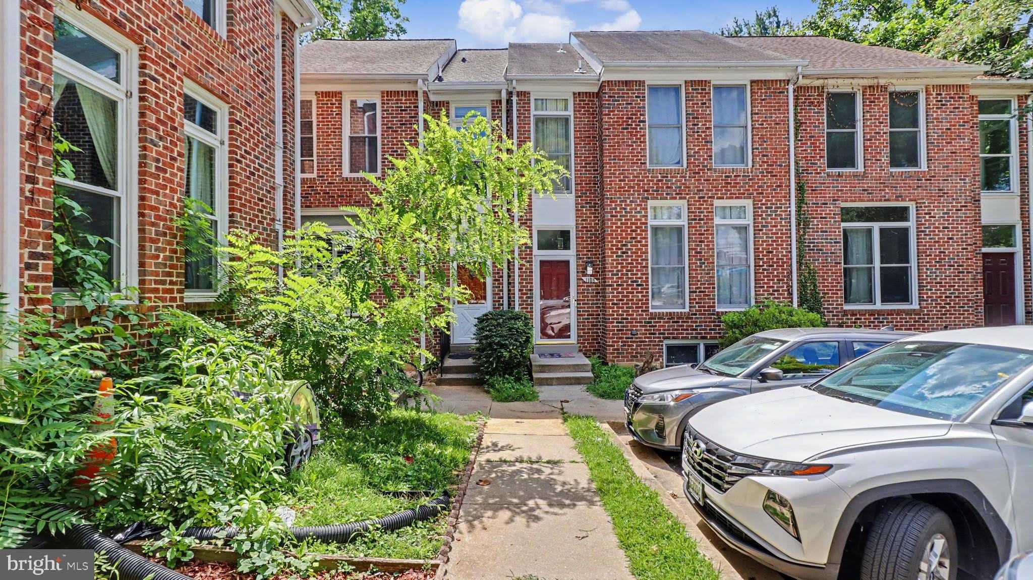 1106 ARCOLA Avenue – photo 1