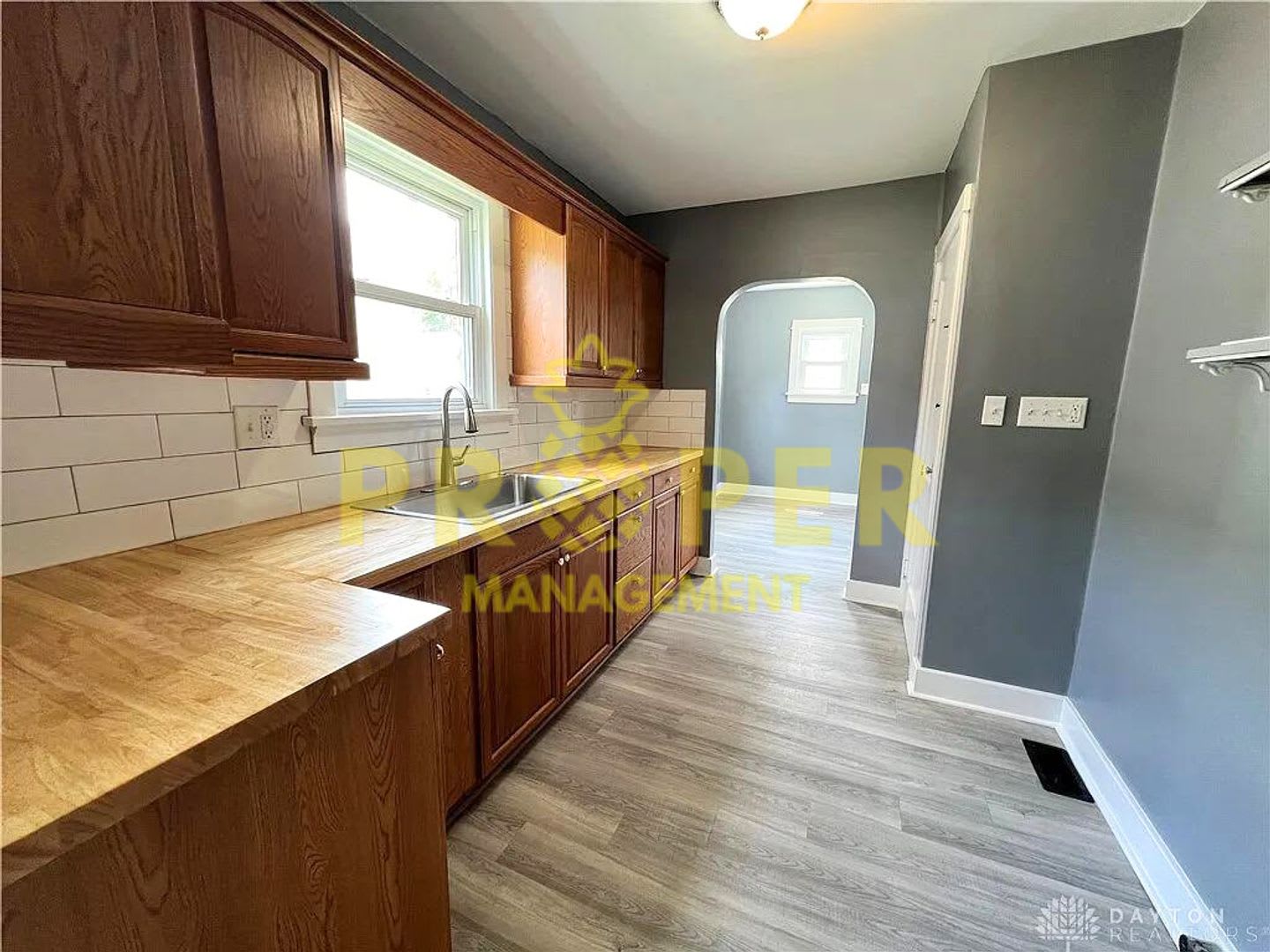 Beautifully Remodeled Kettering House Ready for you to call Home! – photo 5