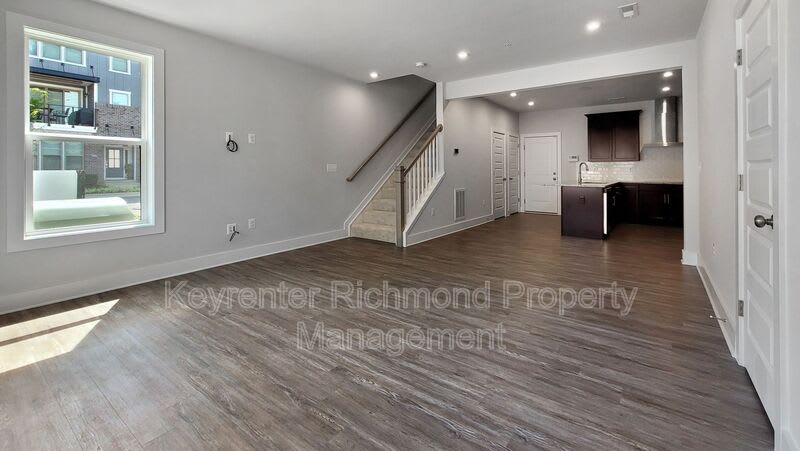 109 Old Charles St – photo 3