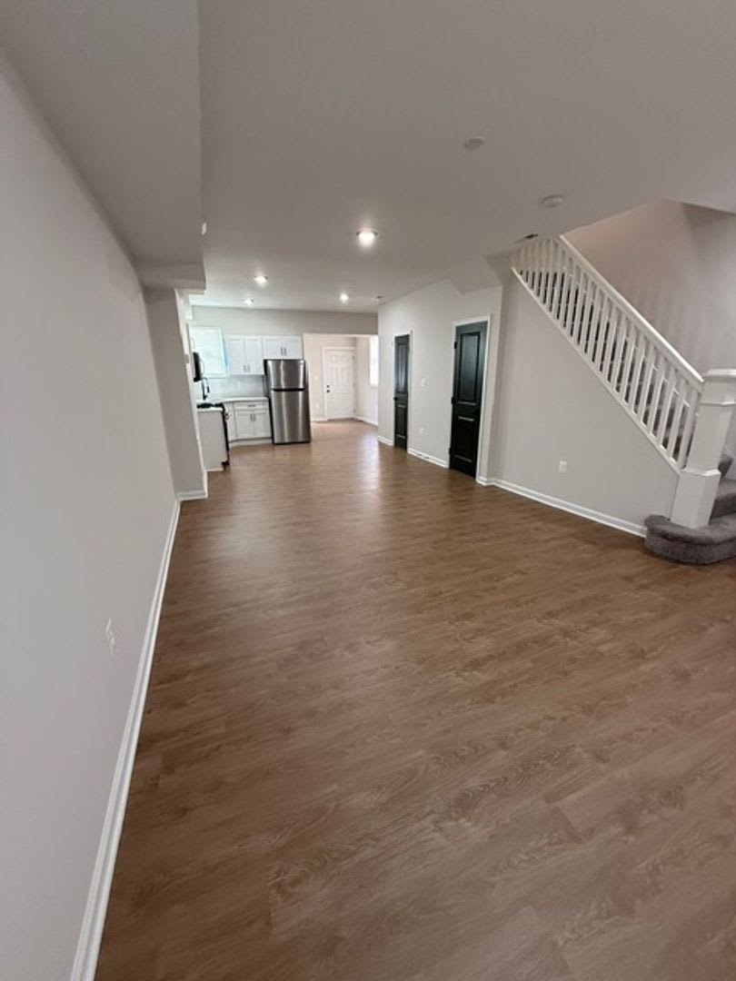 Beautifully Renovated 4BR/2.5BA Home – photo 3