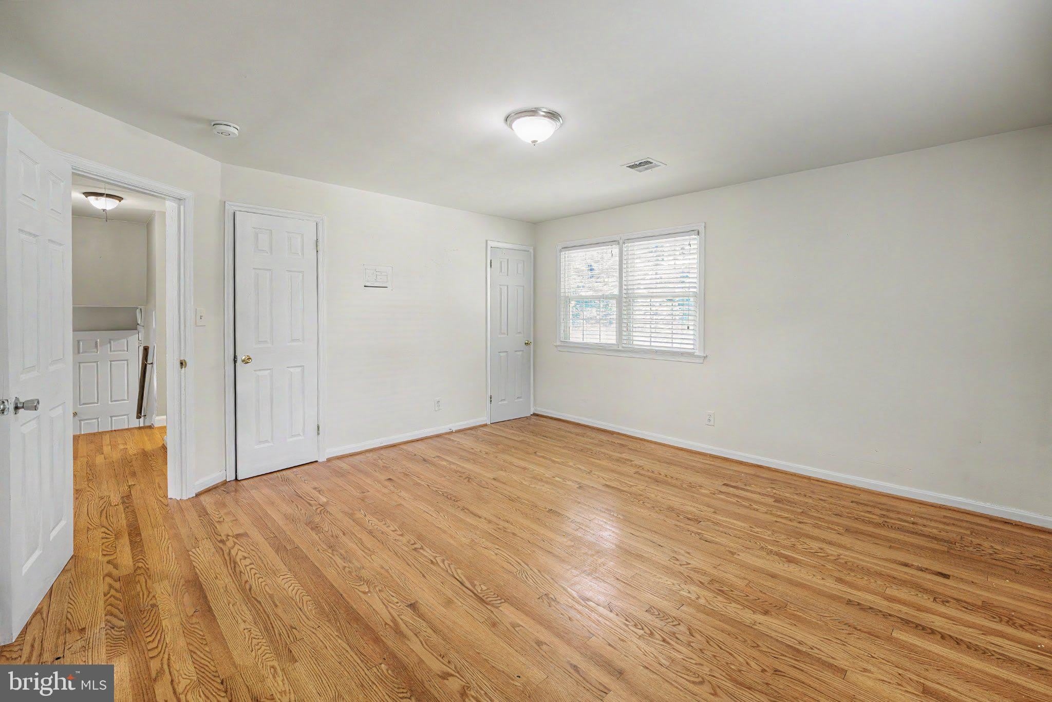 10708 NORMAN Avenue – photo 5