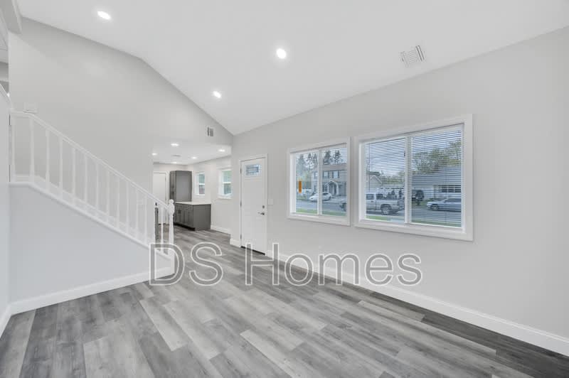 615 MacDonald Ave – photo 5