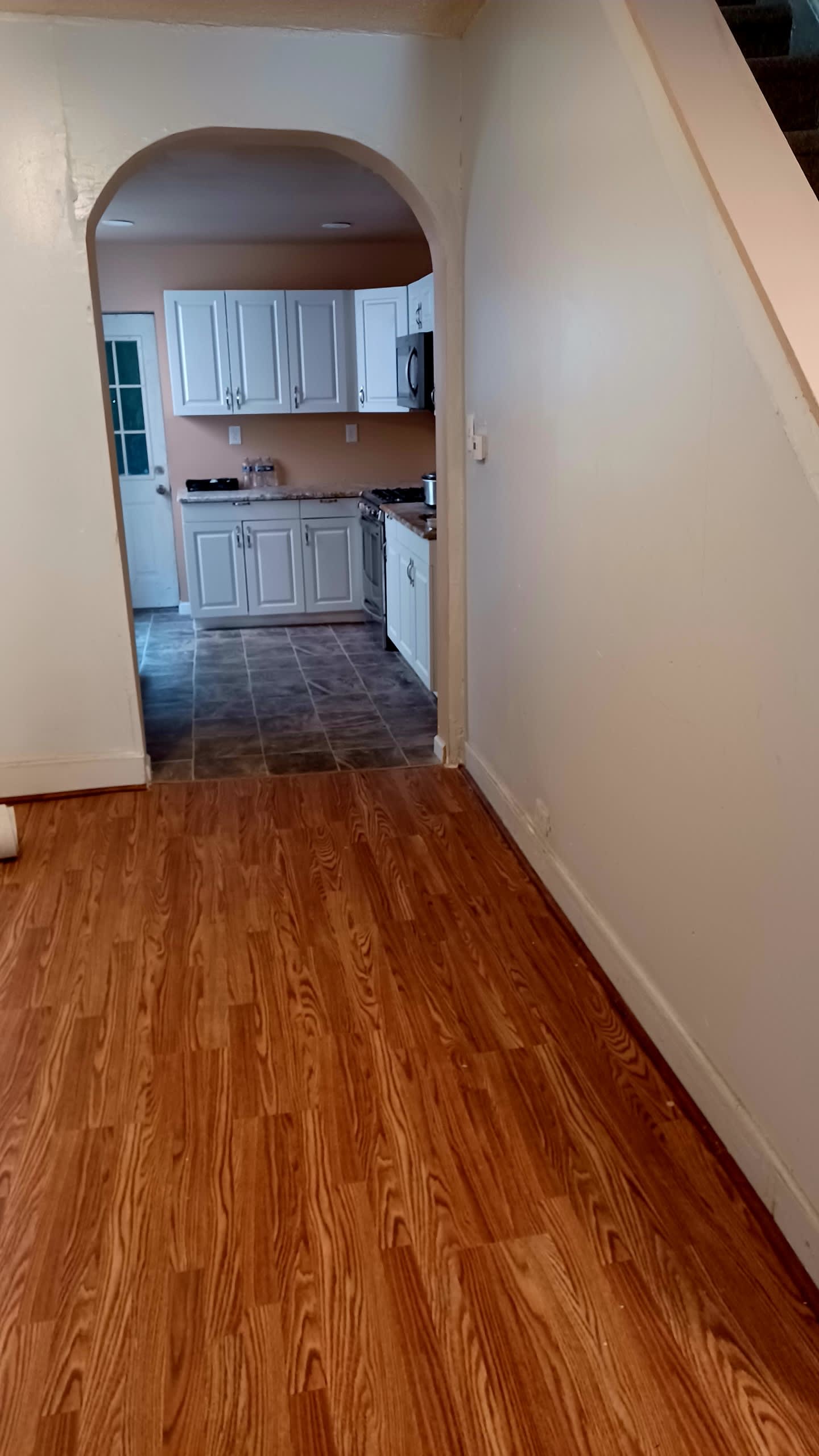2420 W Seybert St – photo 2