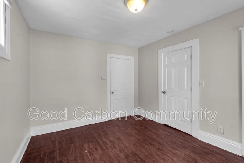 331 Schenck – photo 5