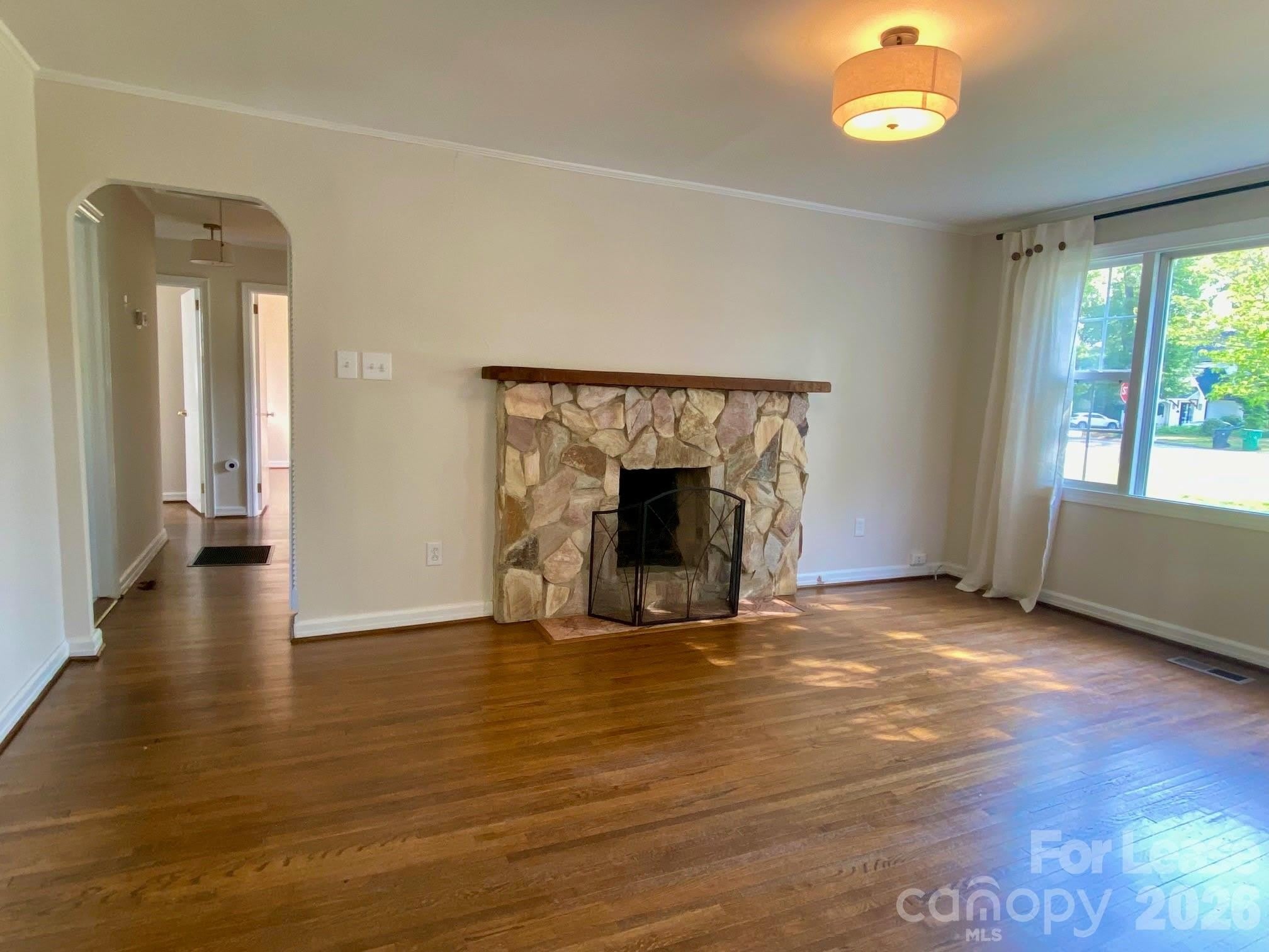5300 Buckingham Drive – photo 2