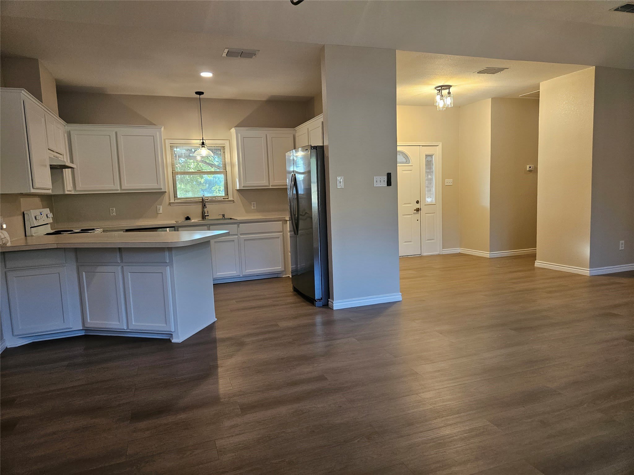 204 W Rentz Street – photo 4