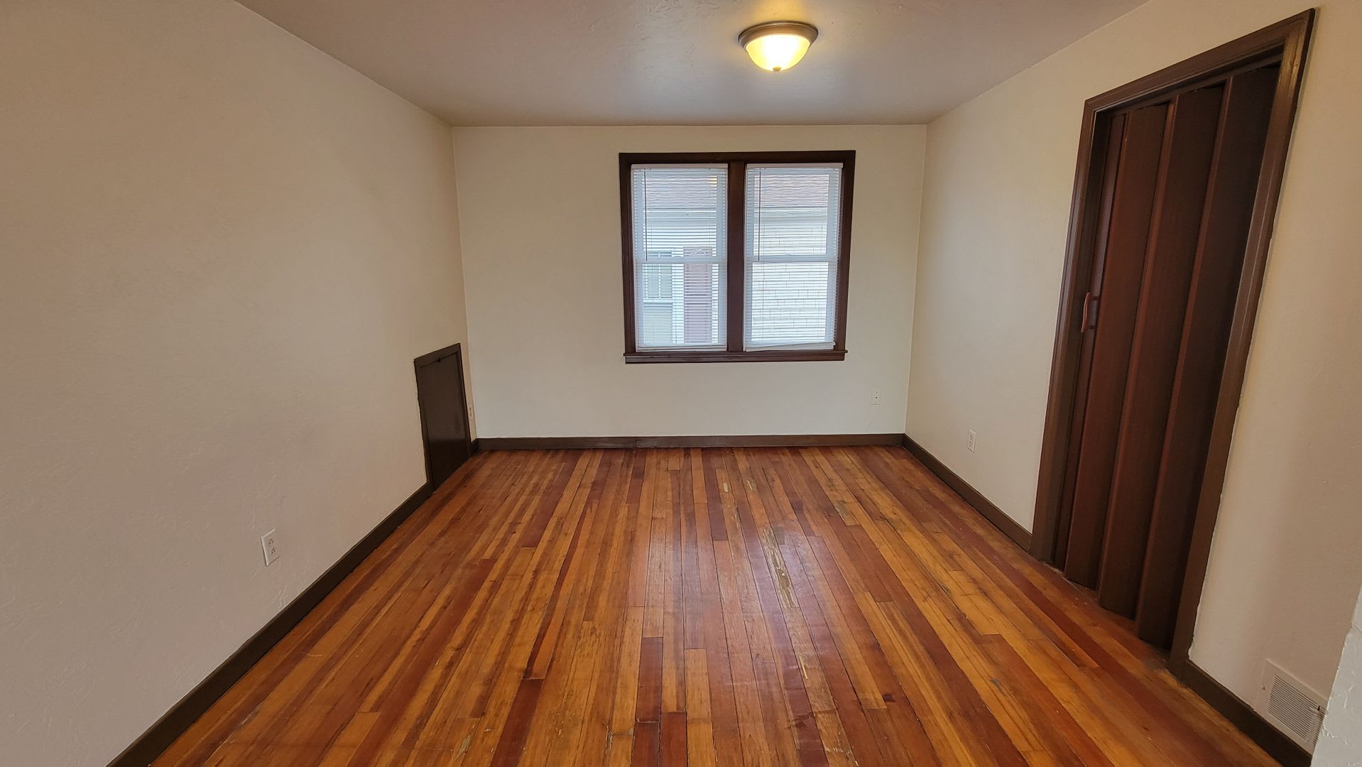1168 1/2 Shawano Ave – photo 5