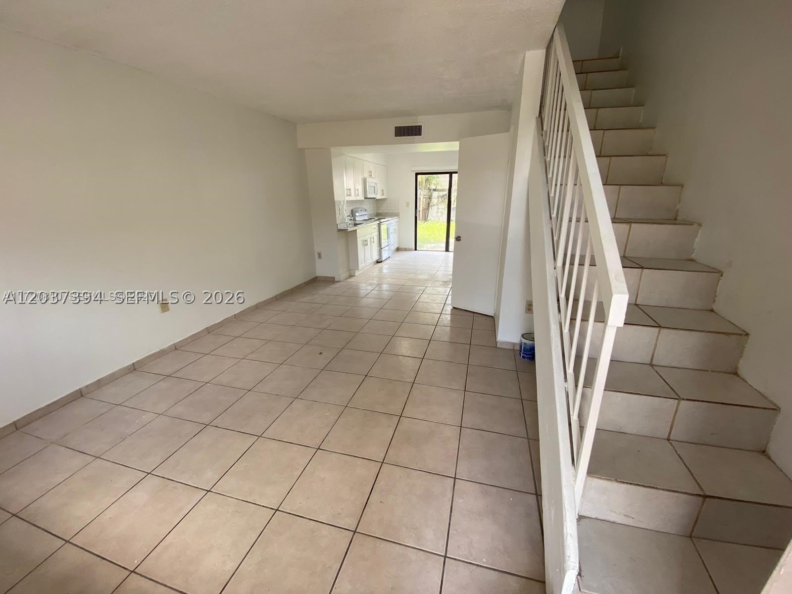 1813 SW 107th Ave – photo 5