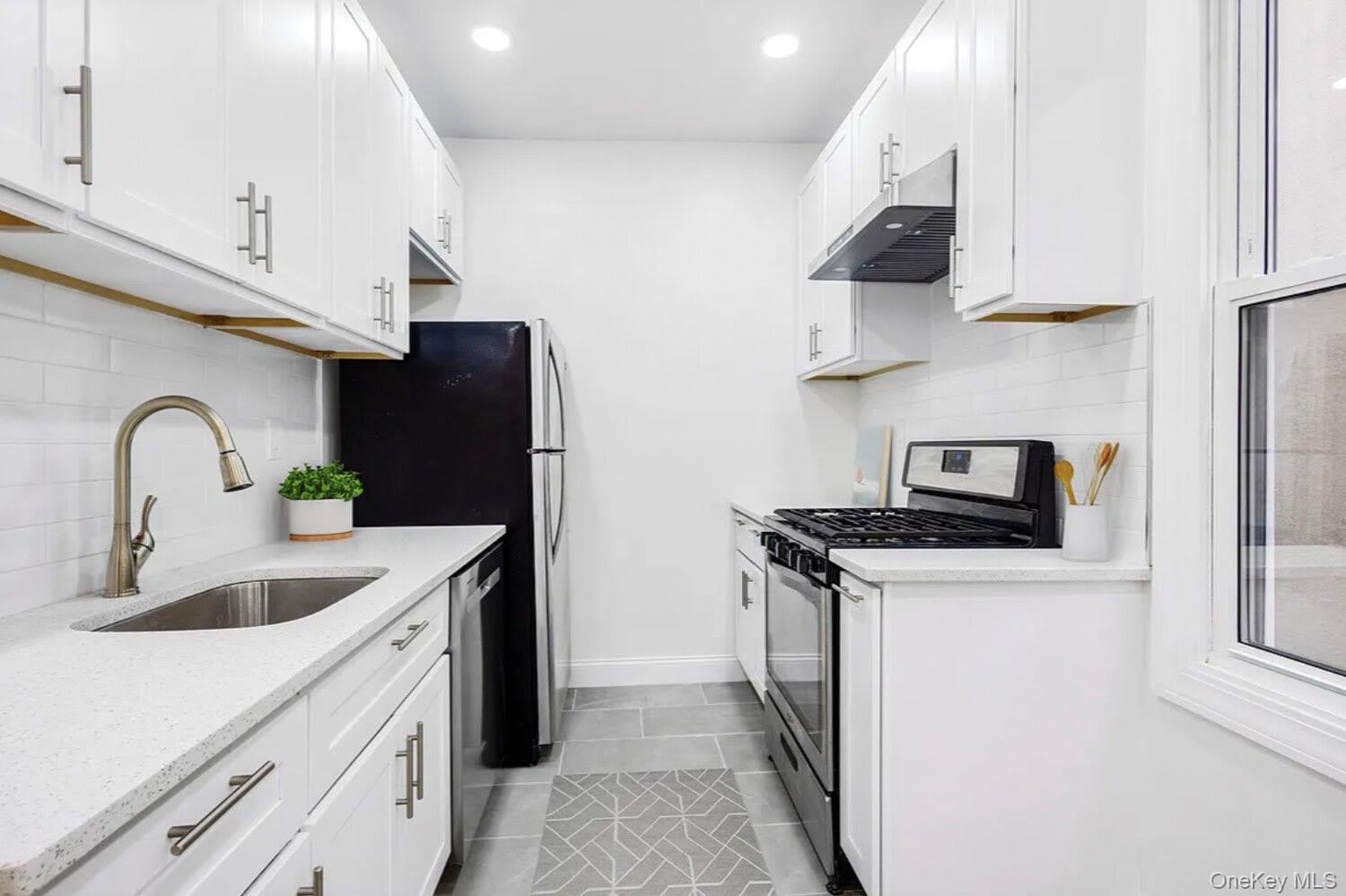 50-25 39TH Street – photo 4