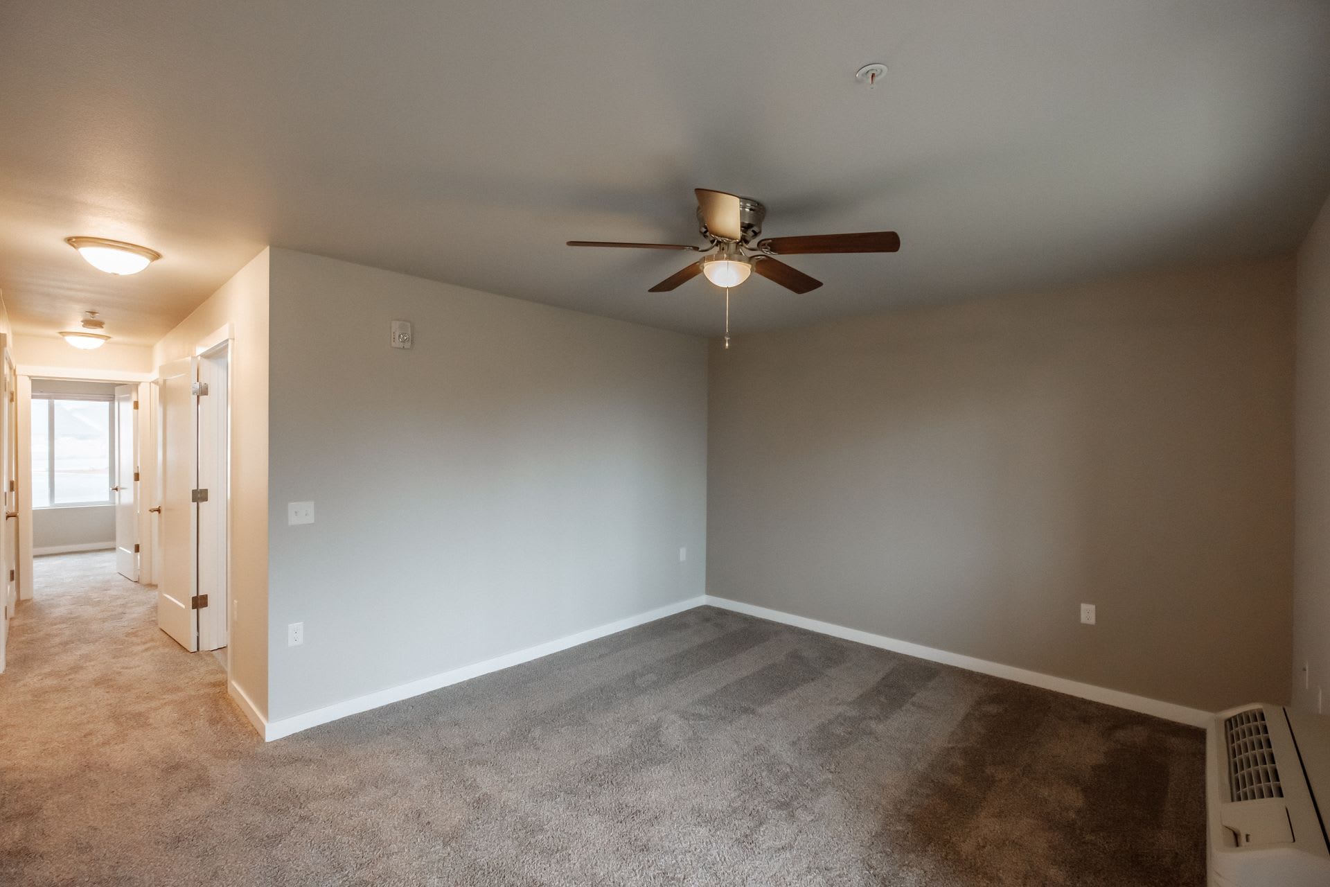 Evergreen Valley Apartments – photo 4